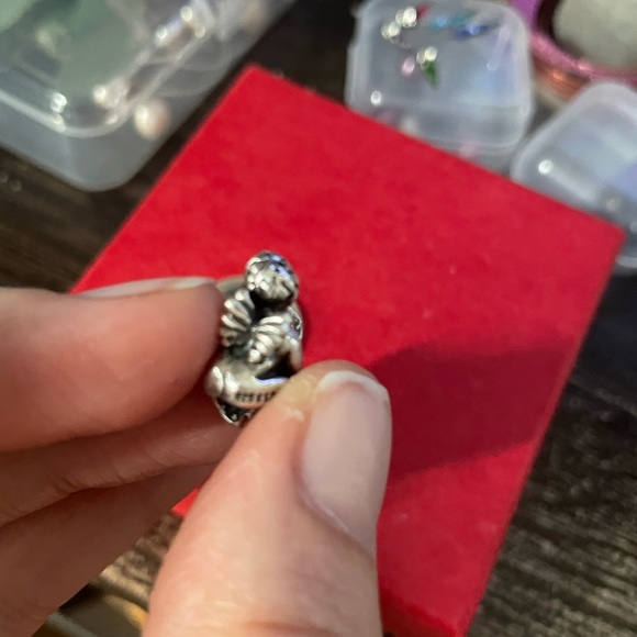 925 Silver cherub holding the #3 Chamilia Bead - Picture 7 of 10